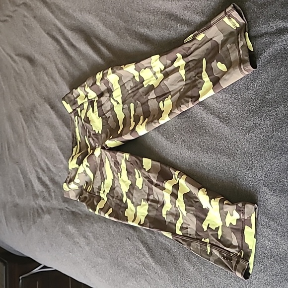 Lululemon Fast and Free crop pants - Picture 2 of 5